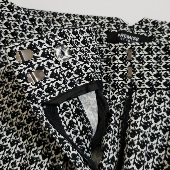 Premise Studio Black and White Pants - Picture 6 of 8